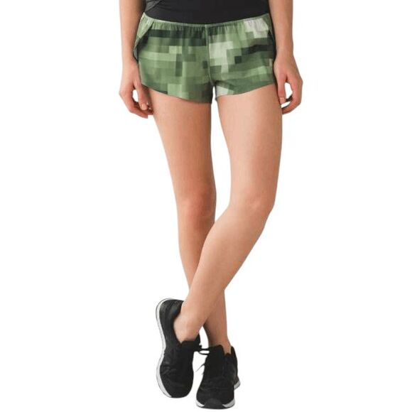 LULULEMON ATHLETICA Split Second Short II Size 6 - Picture 3 of 7